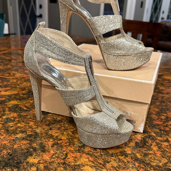 Michael Kors Glittering Silver Heels - Picture 1 of 5
